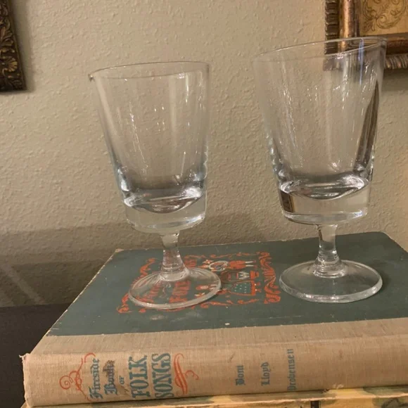 Pair of Montana by Pottery Barn Water Goblets - Picture 4 of 6